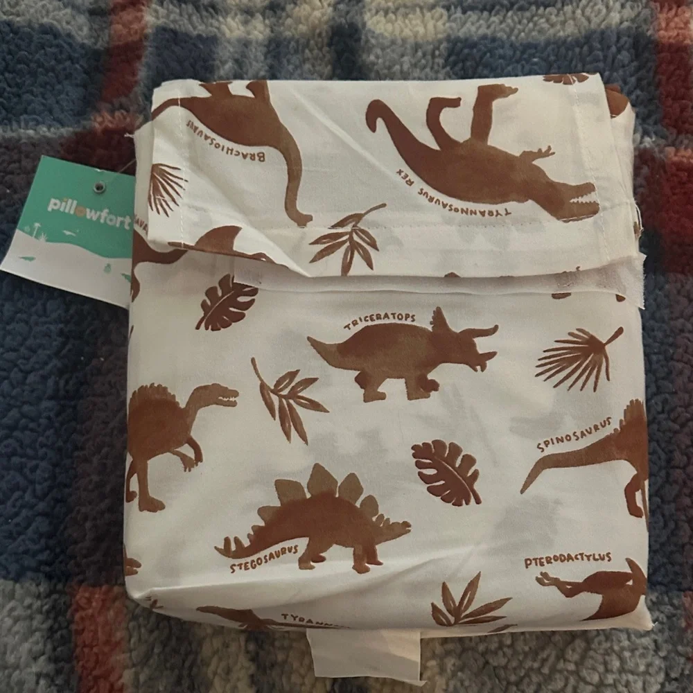 Pillowfort Dinosaur Print toddler sheet set